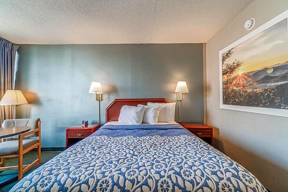 Ozark Junction mountain view by OYO