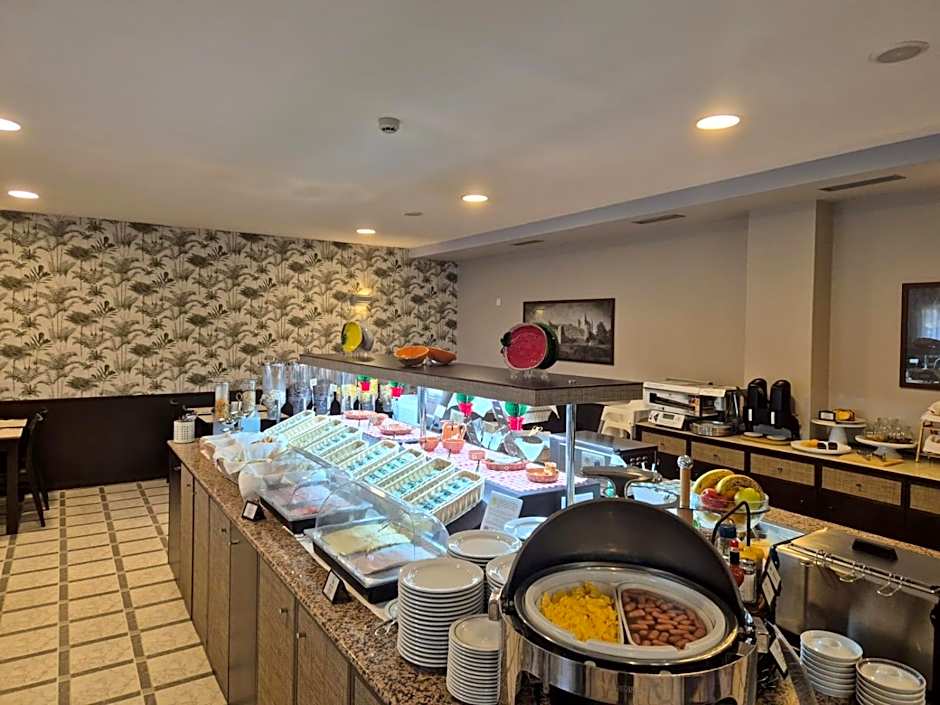 Hotel Feira Pedra Bela