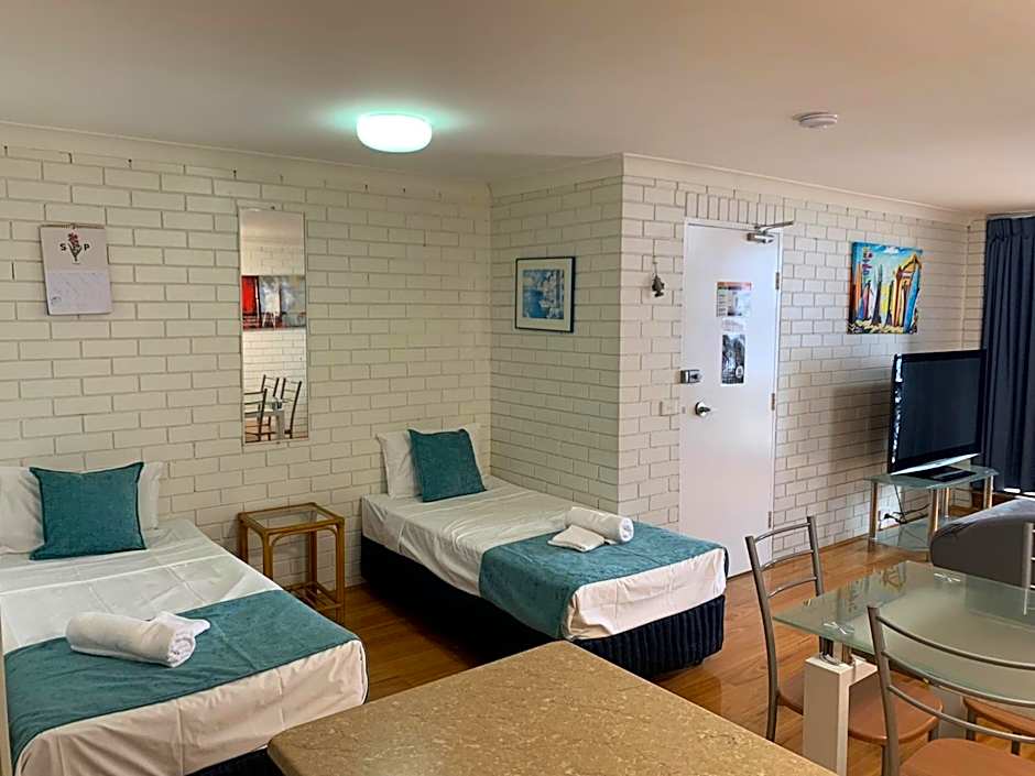 Trickett Gardens Holiday Inn