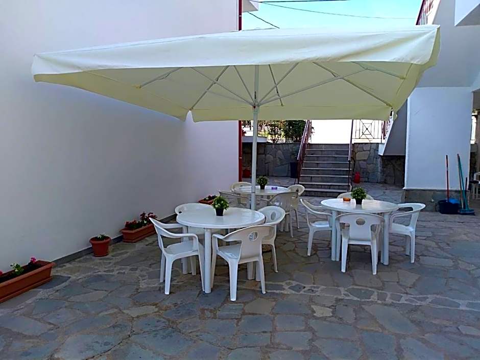 Polychrono GREEN GARDENS