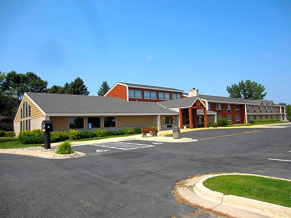 AmericInn by Wyndham Hutchinson