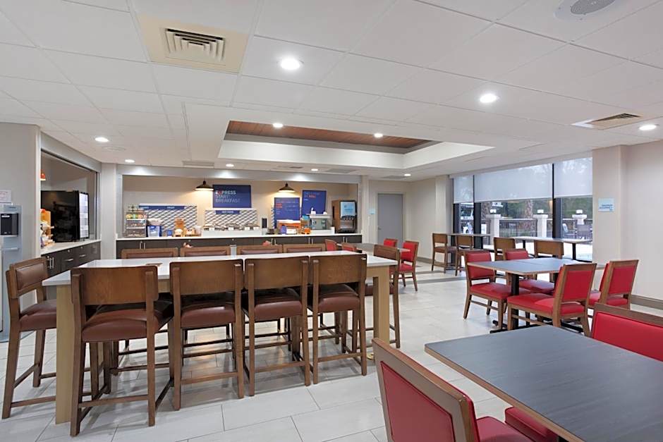 Holiday Inn Express Hotel & Suites Morehead City By IHG