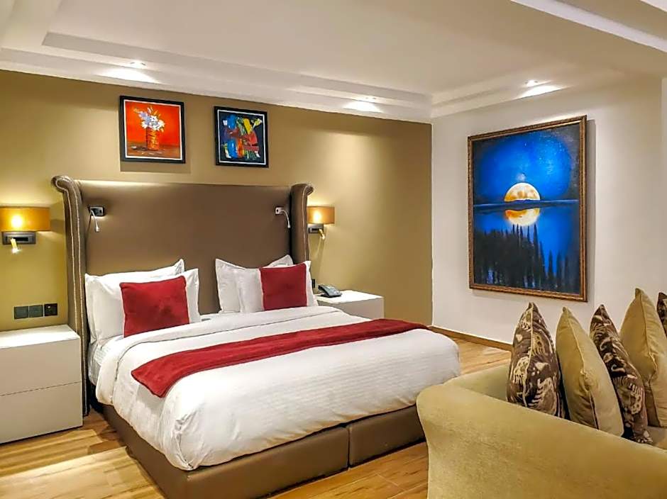 Victoria Crown Plaza Hotel