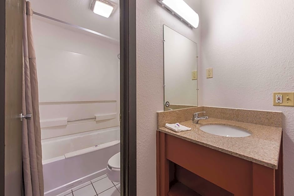 Motel 6-Saint Paul, MN - I-94