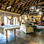 Zebula Golf and Wildlife Estate - Oryx Walkway Pax 16 - Moi Signature Luxury villa