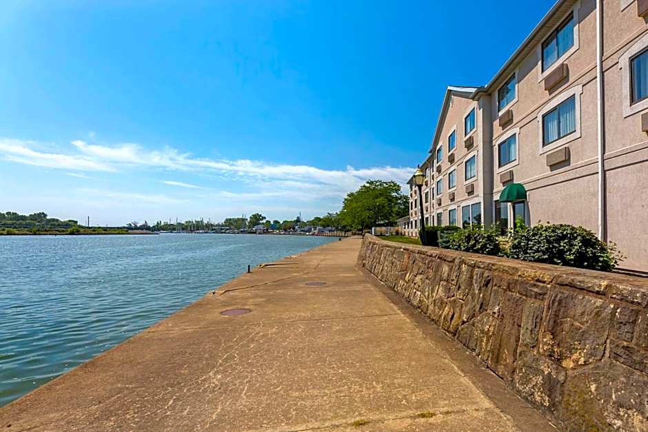 Comfort Inn River's Edge