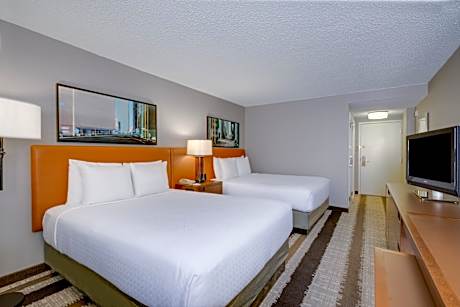 2 Dble Beds Stndrd Comm Access Roll Shwr