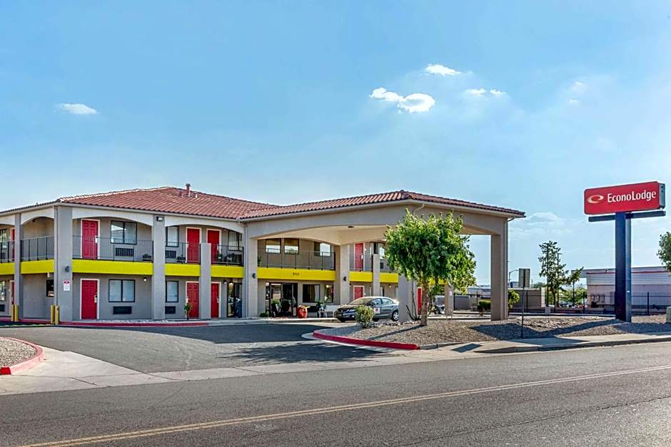 Econo Lodge West - Coors Blvd