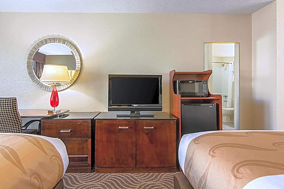 Photo 1 of 3 of 2 Double Beds, Smoking