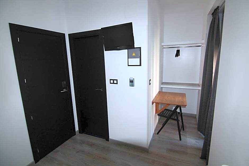 Hostal MH Fuencarral