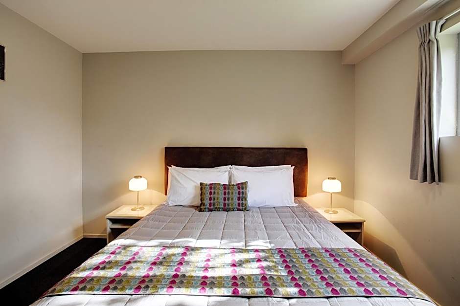 Ellerslie Palms Motel