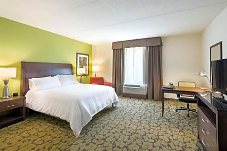 1 King Mobility/Hearing Accessible W/ Bathtub