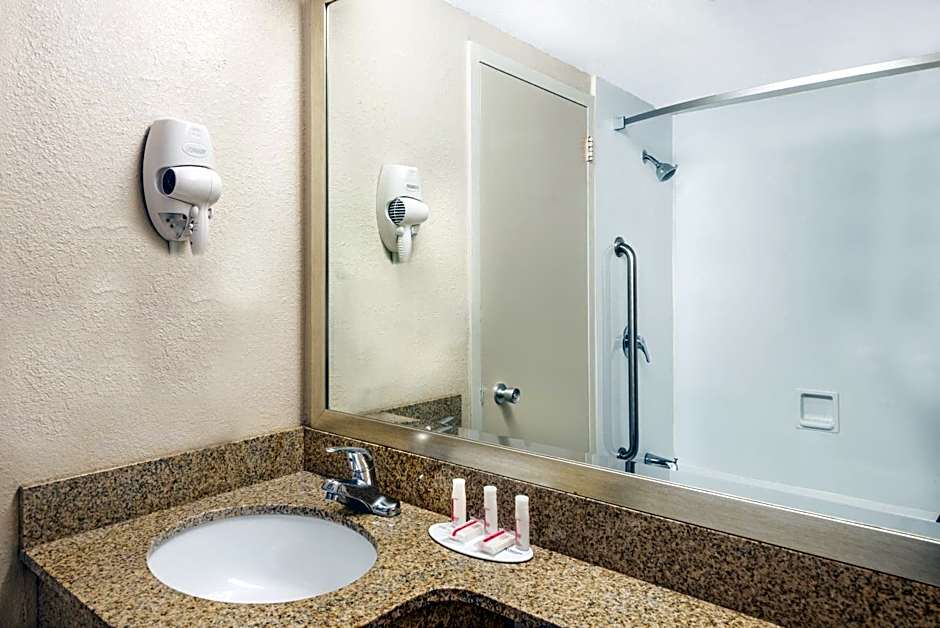 Howard Johnson by Wyndham Bangor