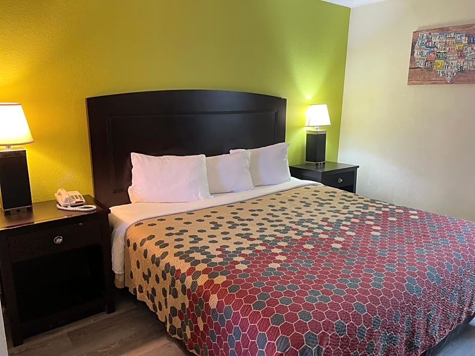 Econo Lodge Inn & Suites Sweetwater I-20