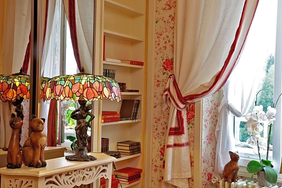 Logis Hôtel Hostellerie Saint-Jacques