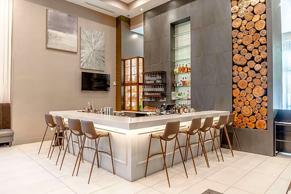 TRYP by Wyndham Savannah