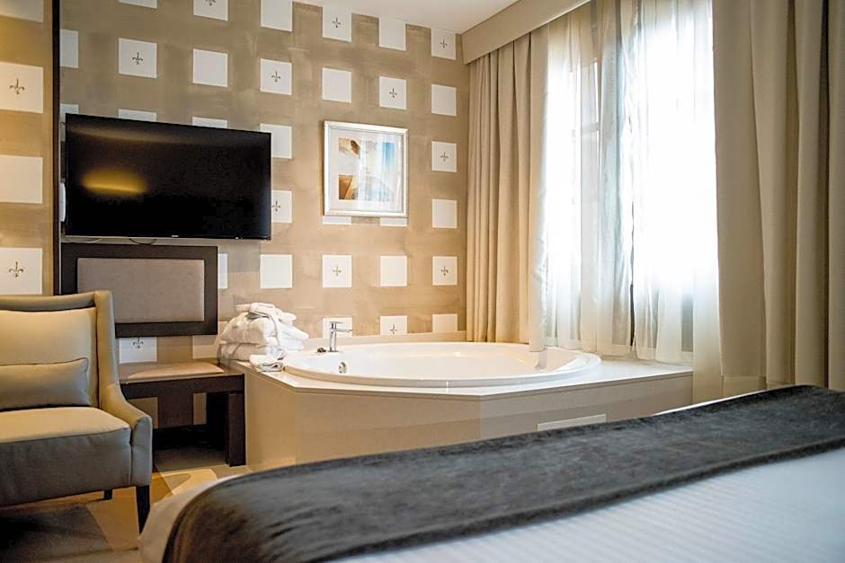 Costa Esmeralda Suites