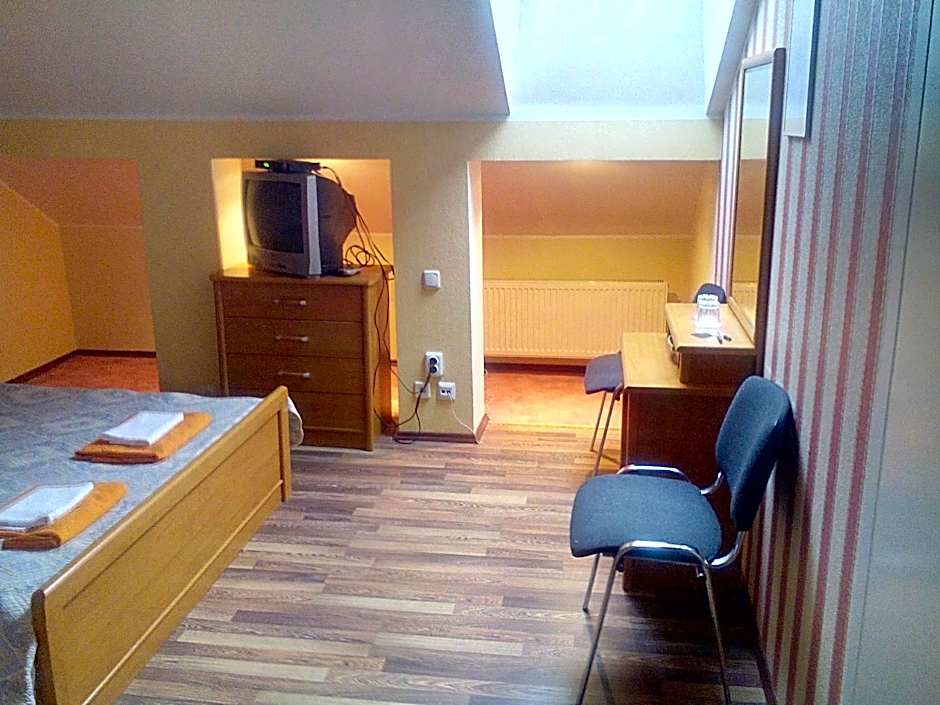 Photo 1 of 8 of Single Room