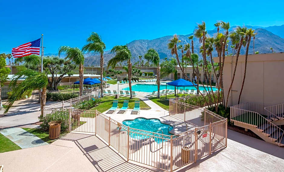 Days Inn by Wyndham Palm Springs