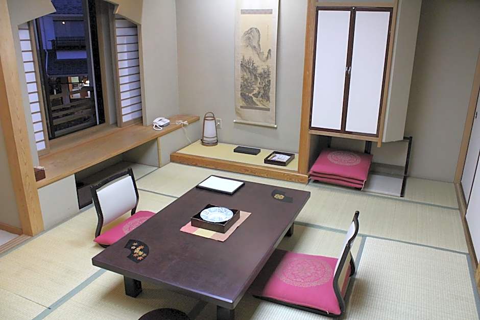 Yanagiya