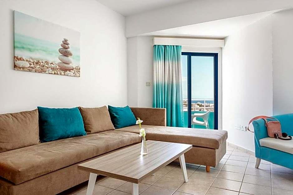 Lantiana Gardens ApartHotel