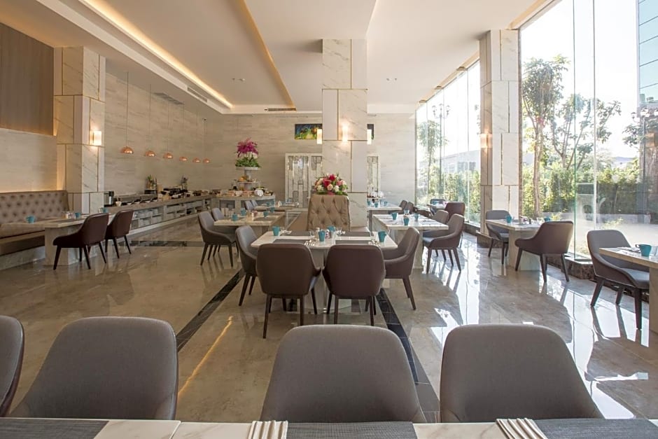 Elegant Airport Hotel