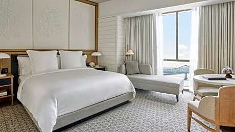 Deluxe River-View Room Two Double