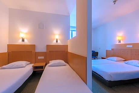 Bed in 4-Bed Dormitory Room