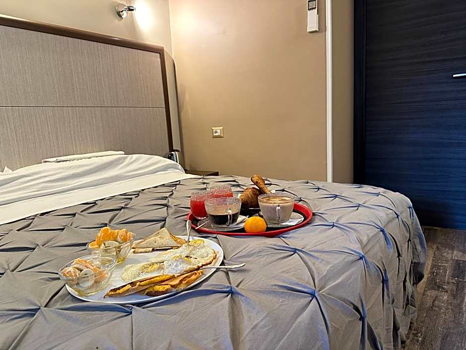 Candia Rooms