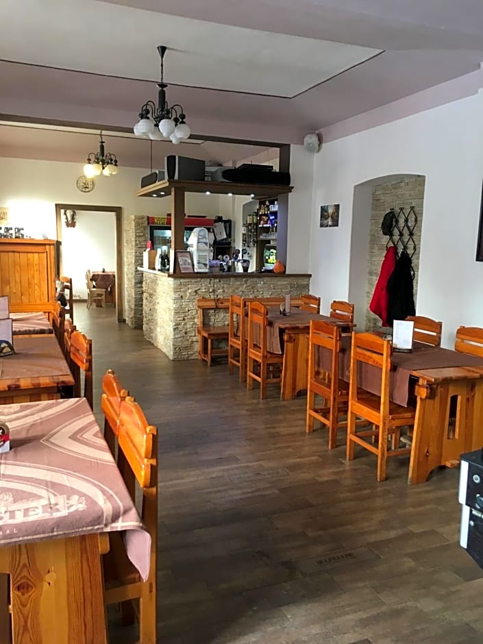 Restaurace U Kostela