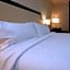 Holiday Inn Express and Suites Batavia By IHG