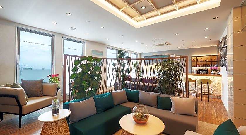 THE GRAND HOTEL GINOWAN