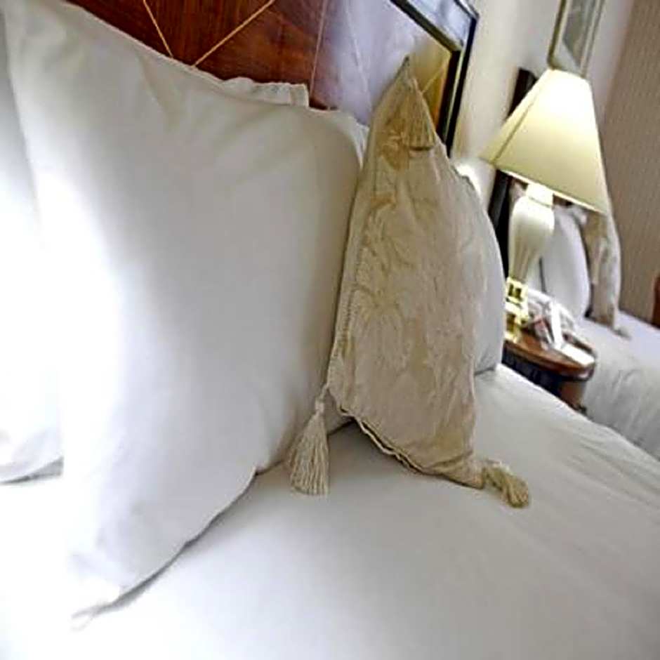 Britannia Royal Court Hotel