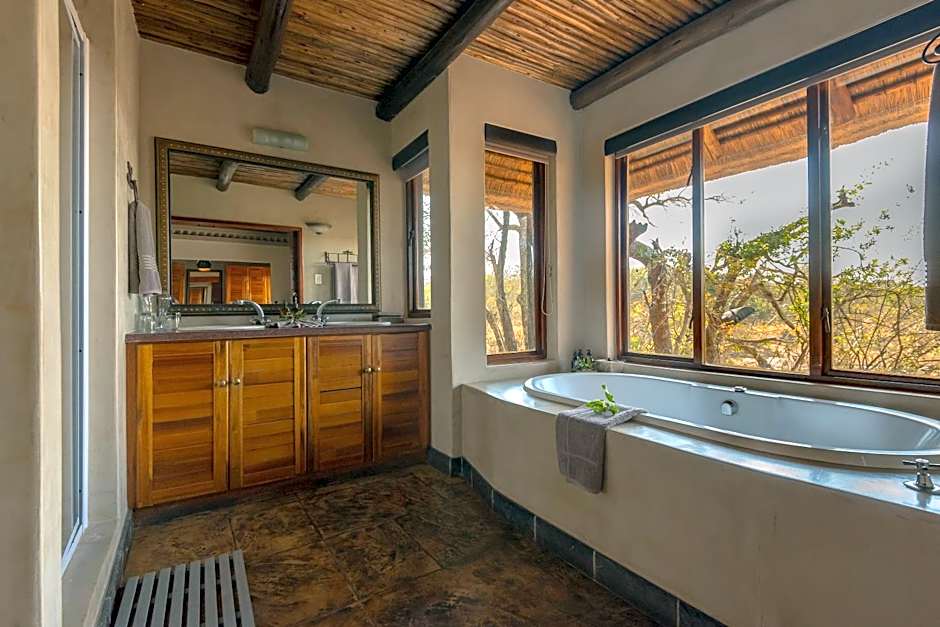 Waterbuck Game Lodge Thornybush Nature Reserve