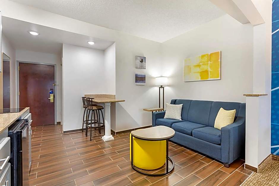 Comfort Suites East Brunswick - South River