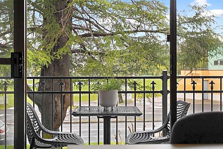 Oxley Court Serviced Apartments