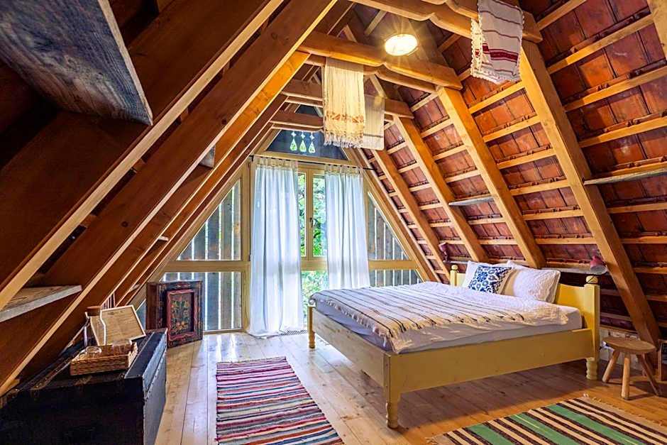 Viscri 32 - White Barn and Blue House