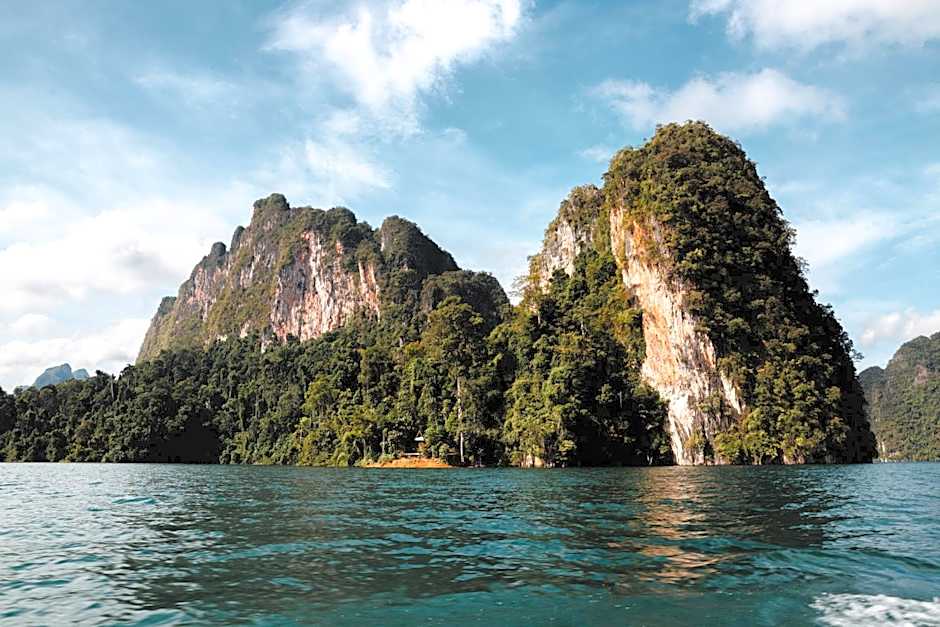 Khaosok Secret Hostel