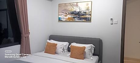 Southgate Residence, Ellegance