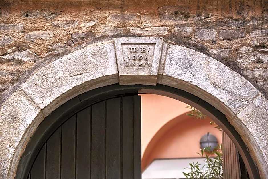 The Captain's House Boutique Hotel