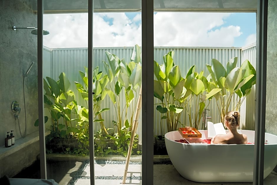 Lloyd's Inn Bali
