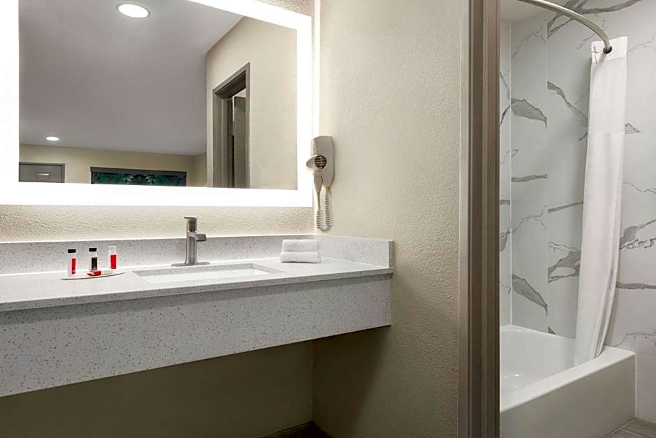 Days Inn by Wyndham Ruidoso Downs