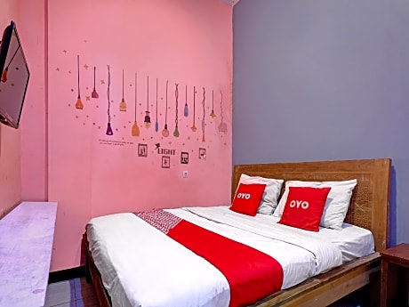 OYO Life 92877 Hotel Rainbow 7296