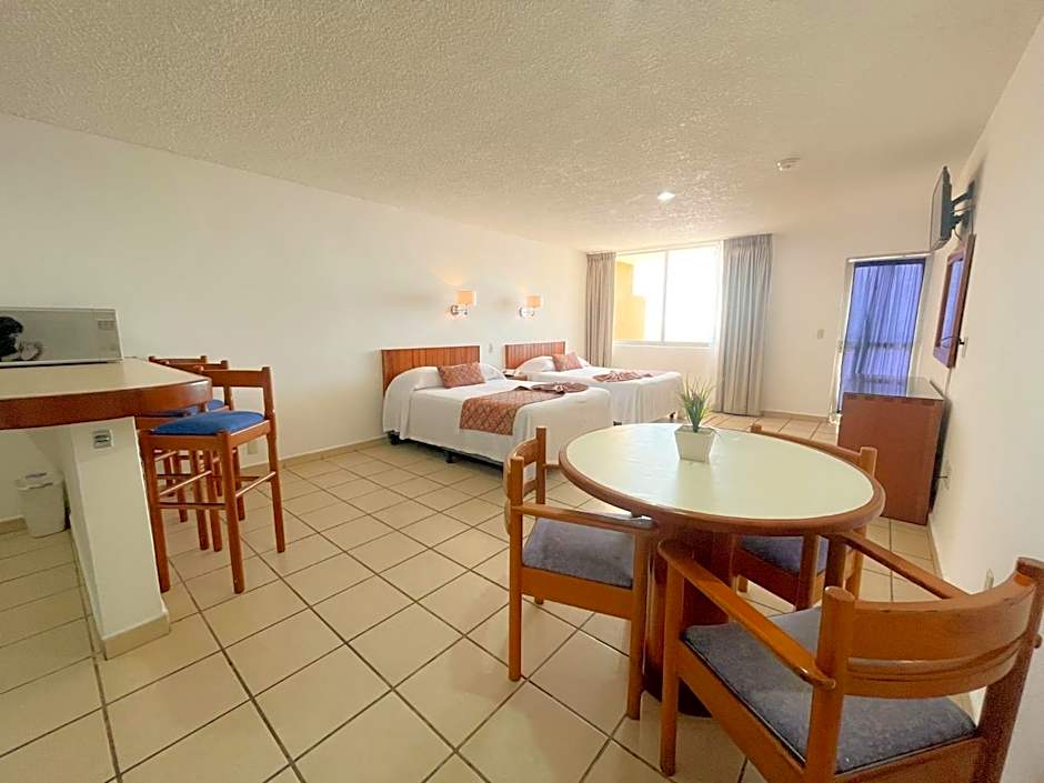Photo 1 of 5 of Junior Suite, Ocean View