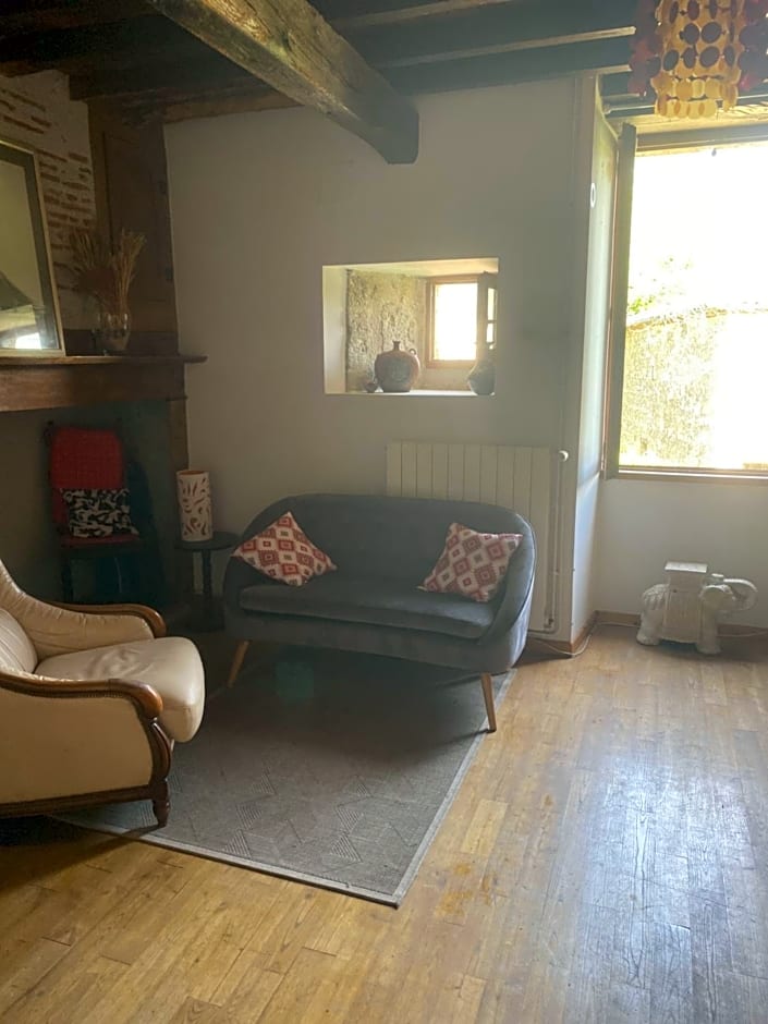 CHEZ SOPHIE -Chambres d¿hôtes, Gîte et Gîte équestre
