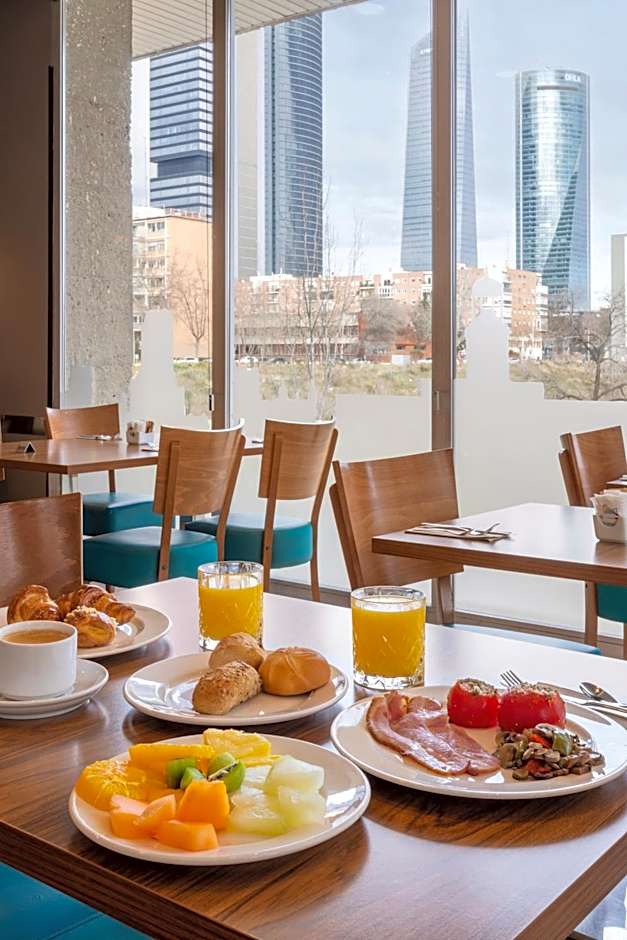 Hotel Madrid Chamartín Affiliated by Meliá
