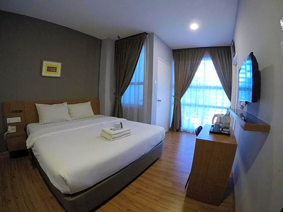 Golden Leaf Boutique Hotel Nusa Idaman Formerly Known as Ariana Hotel