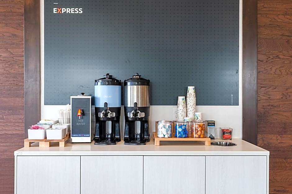 Holiday Inn Express and Suites Columbia Downtown- The Vista By IHG