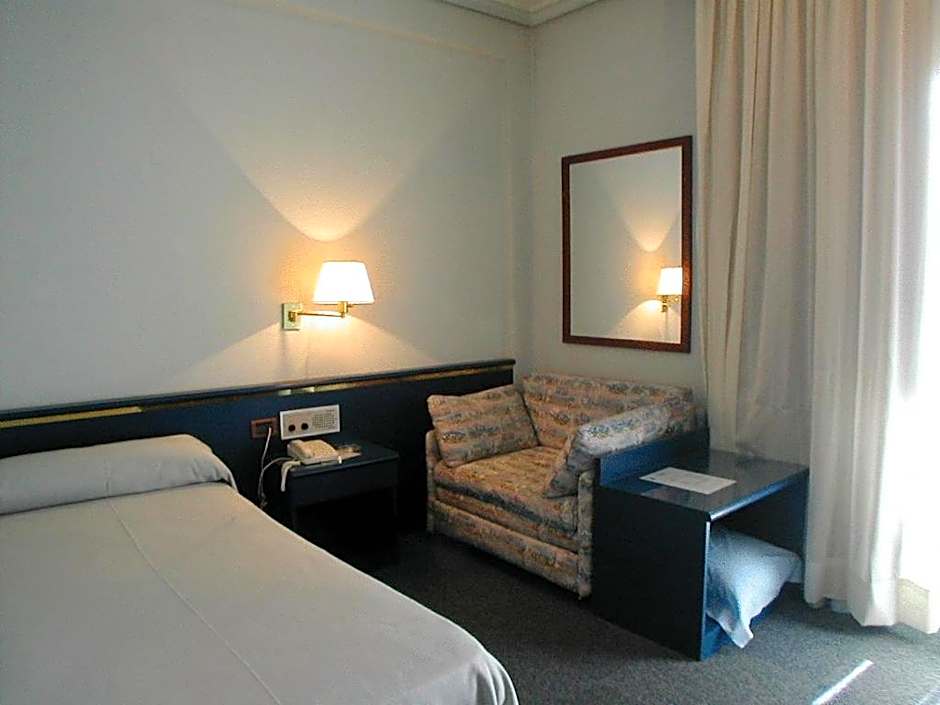 Hotel Rey Sancho Ramírez