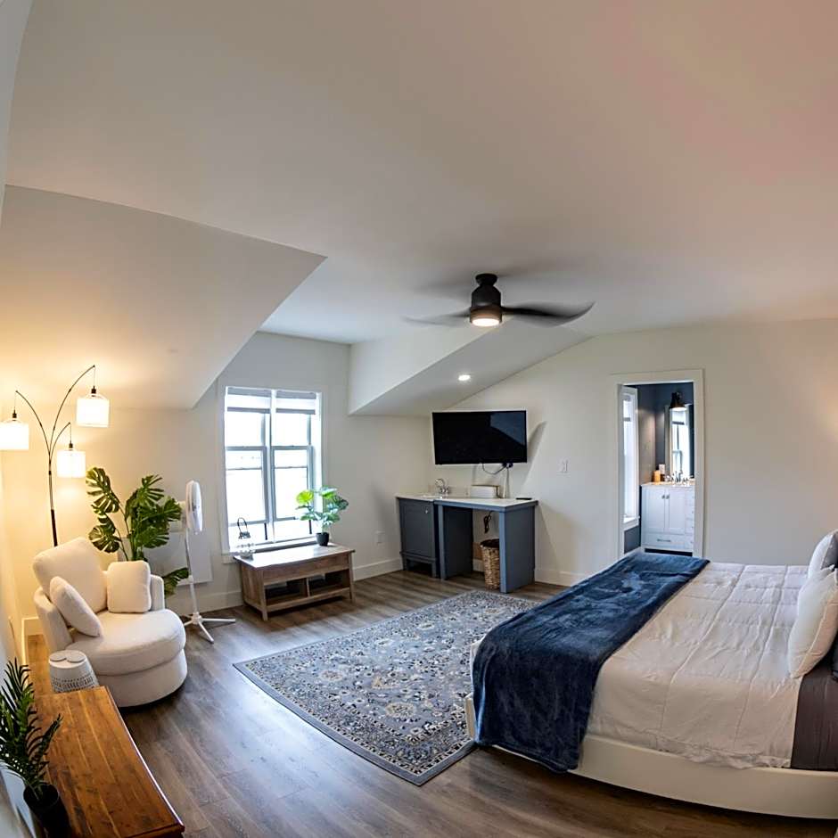 Captain Dan's Sunset Suite